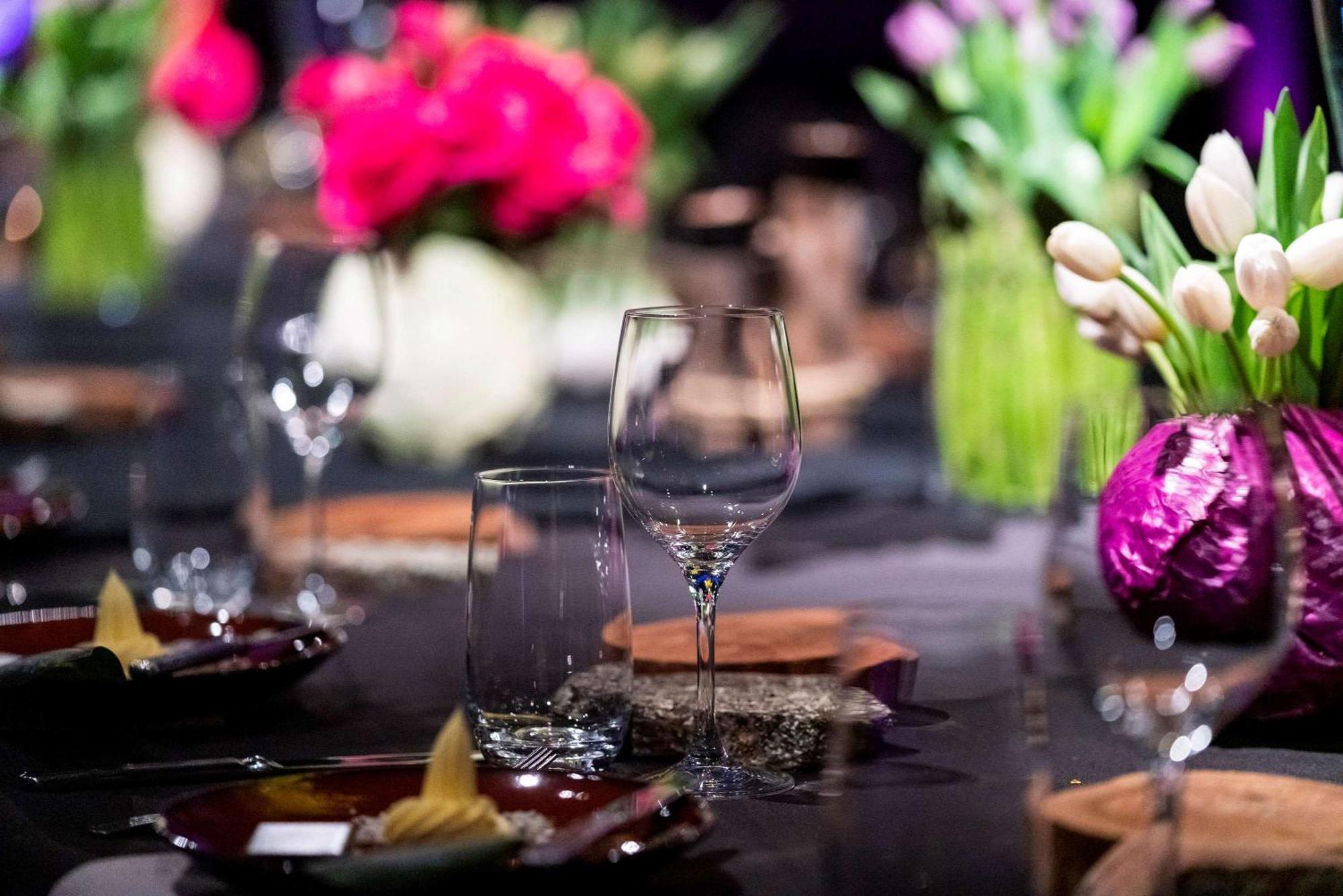 하얏트 호텔 캔버라 - 어 파크 하얏트 호텔 외부 사진 Wine glass